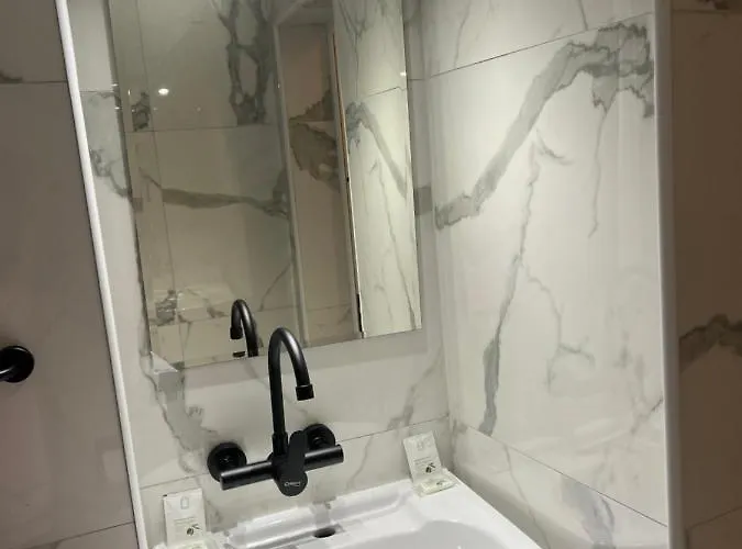 стивън искър София